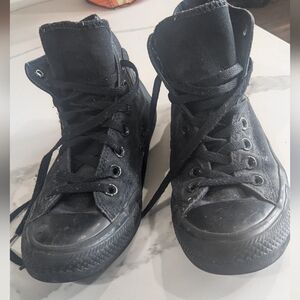 Black Converse All Star Hightops Size 8.5 in the US size 6.5 in the UK and 39.5